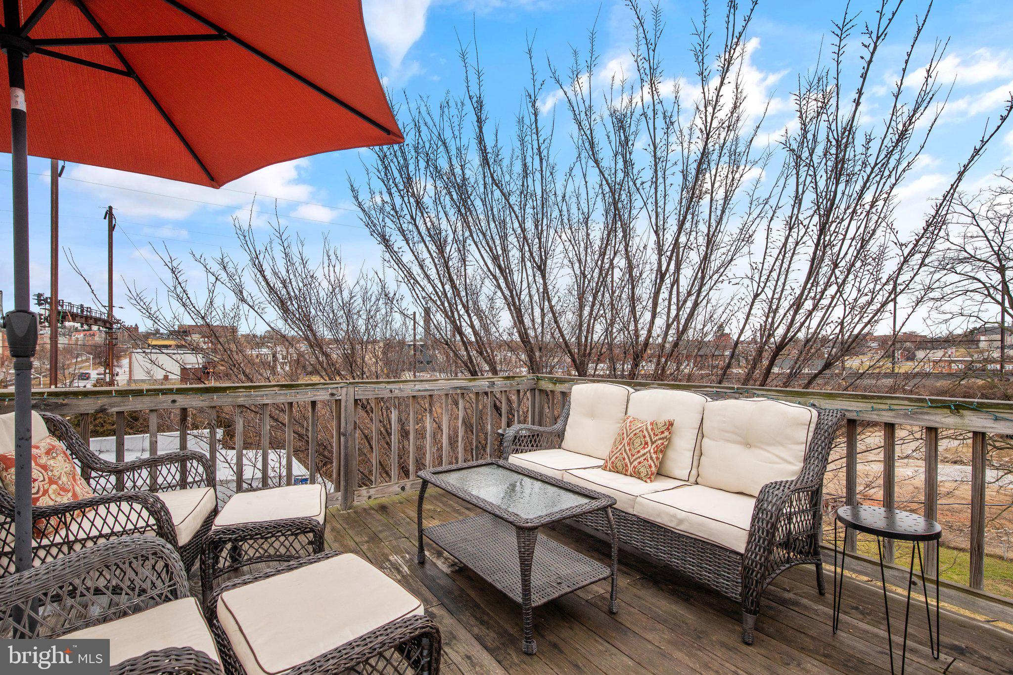 BROADWAY EAST - Residential