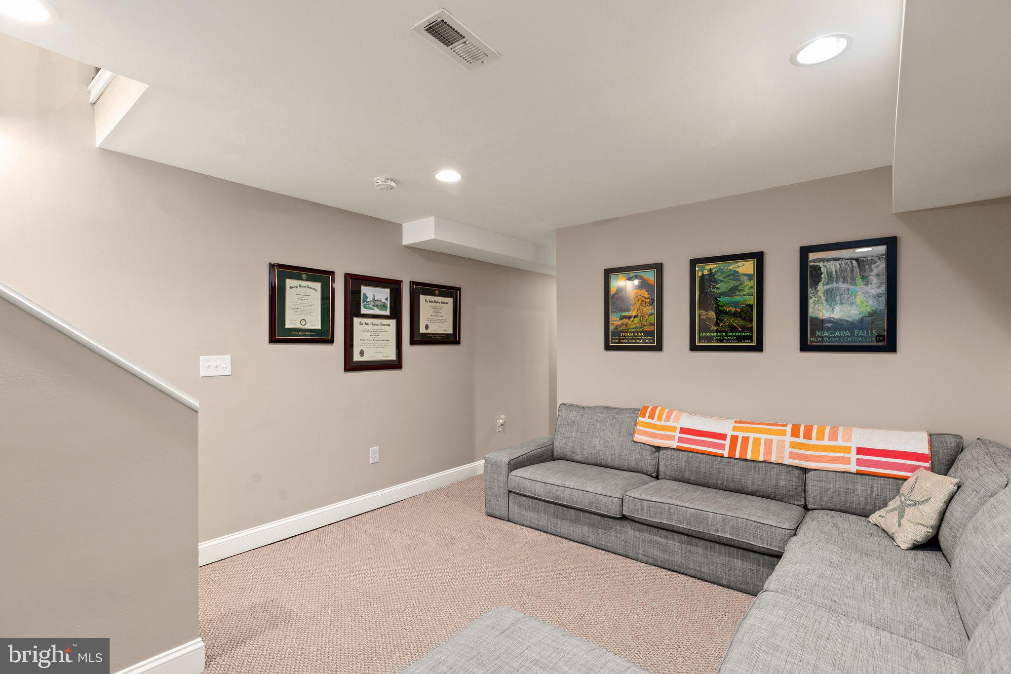 BROADWAY EAST - Residential