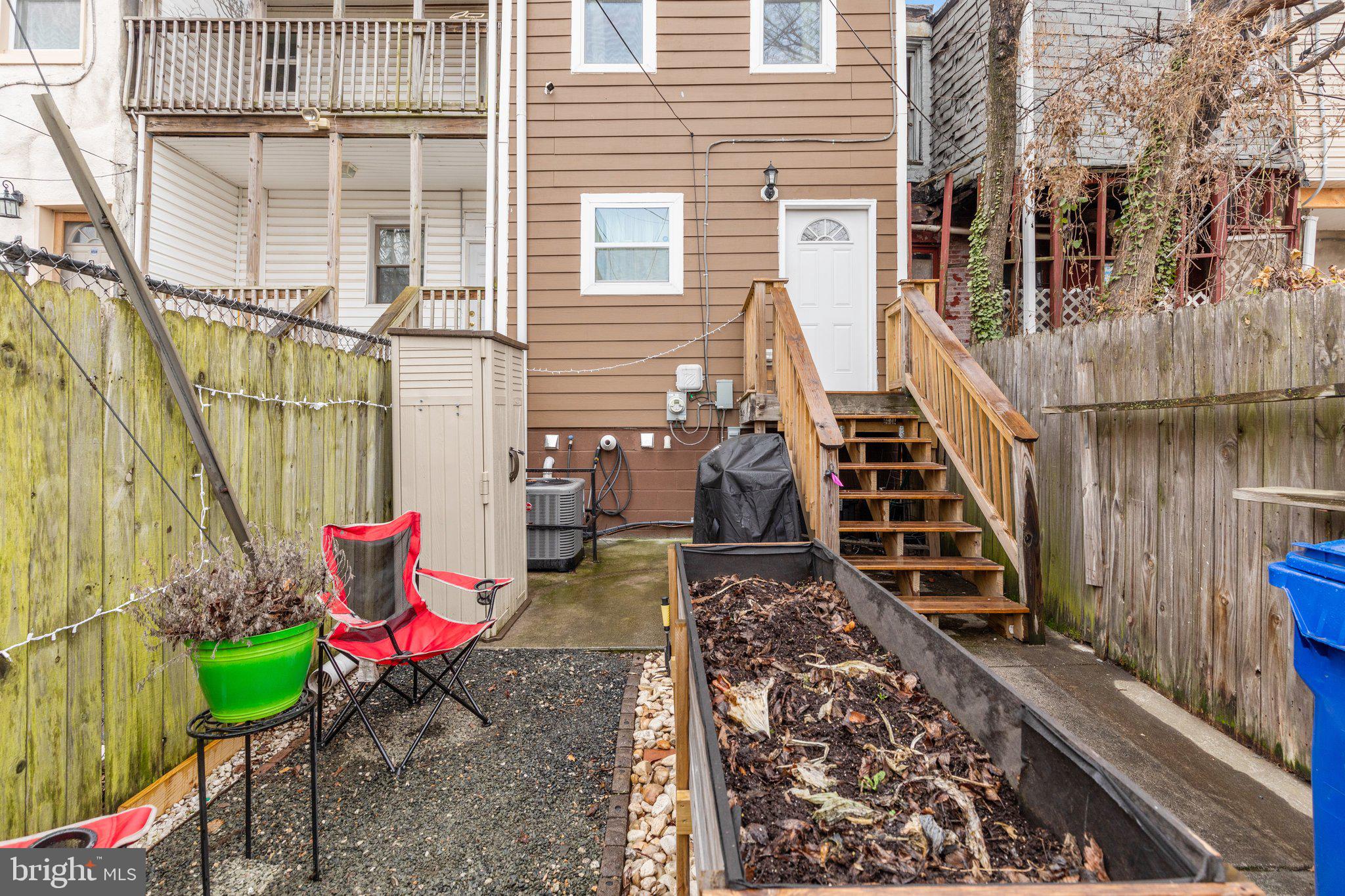 BROADWAY EAST - Residential