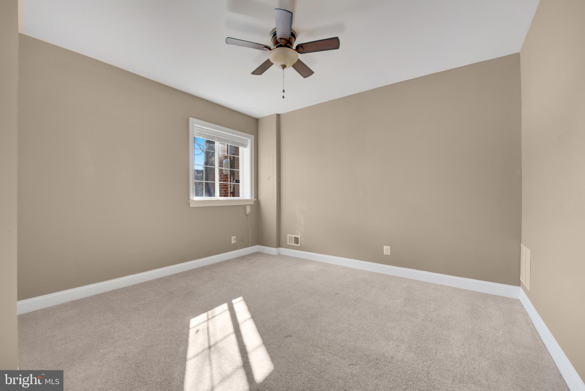 GOOSE CREEK VILLAGE NORTH - Residential Lease