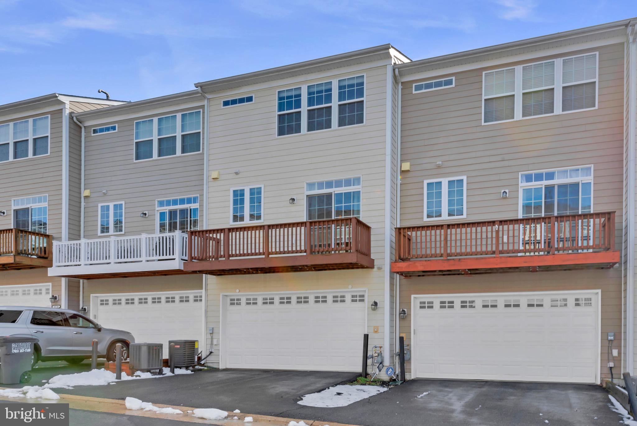 GOOSE CREEK VILLAGE NORTH - Residential Lease