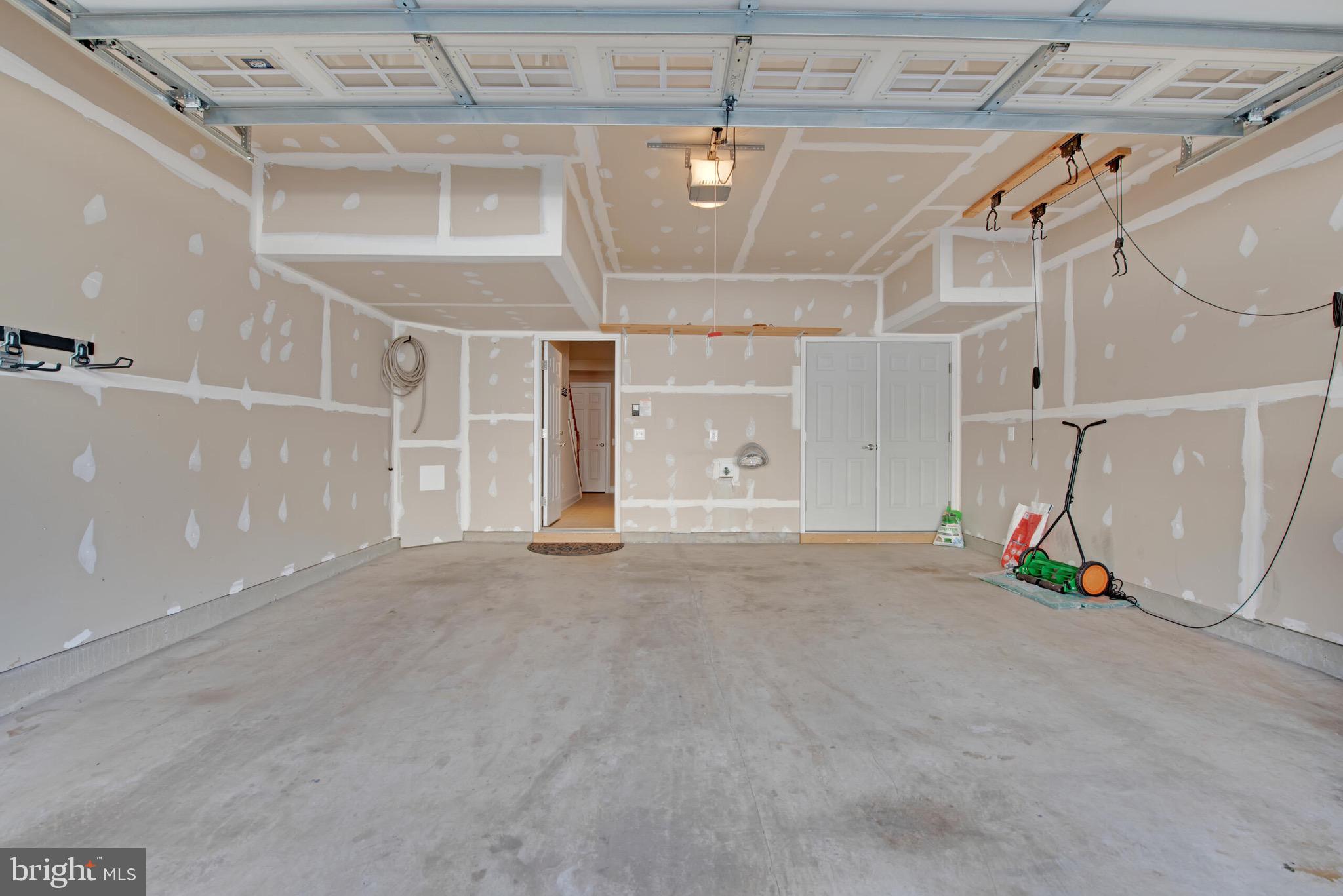 GOOSE CREEK VILLAGE NORTH - Residential Lease