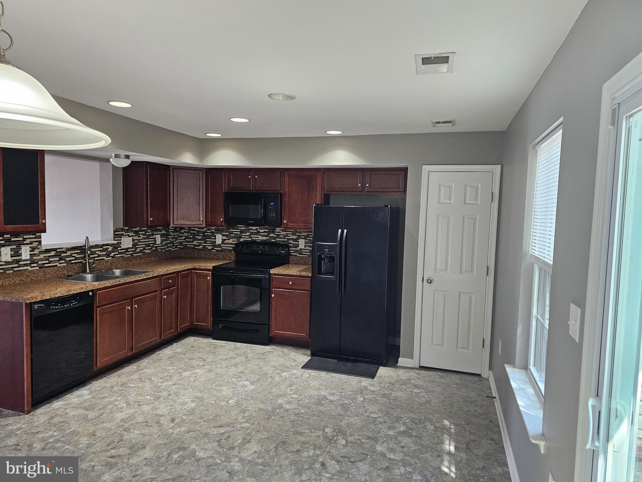 PRENTISS POINT - Residential Lease