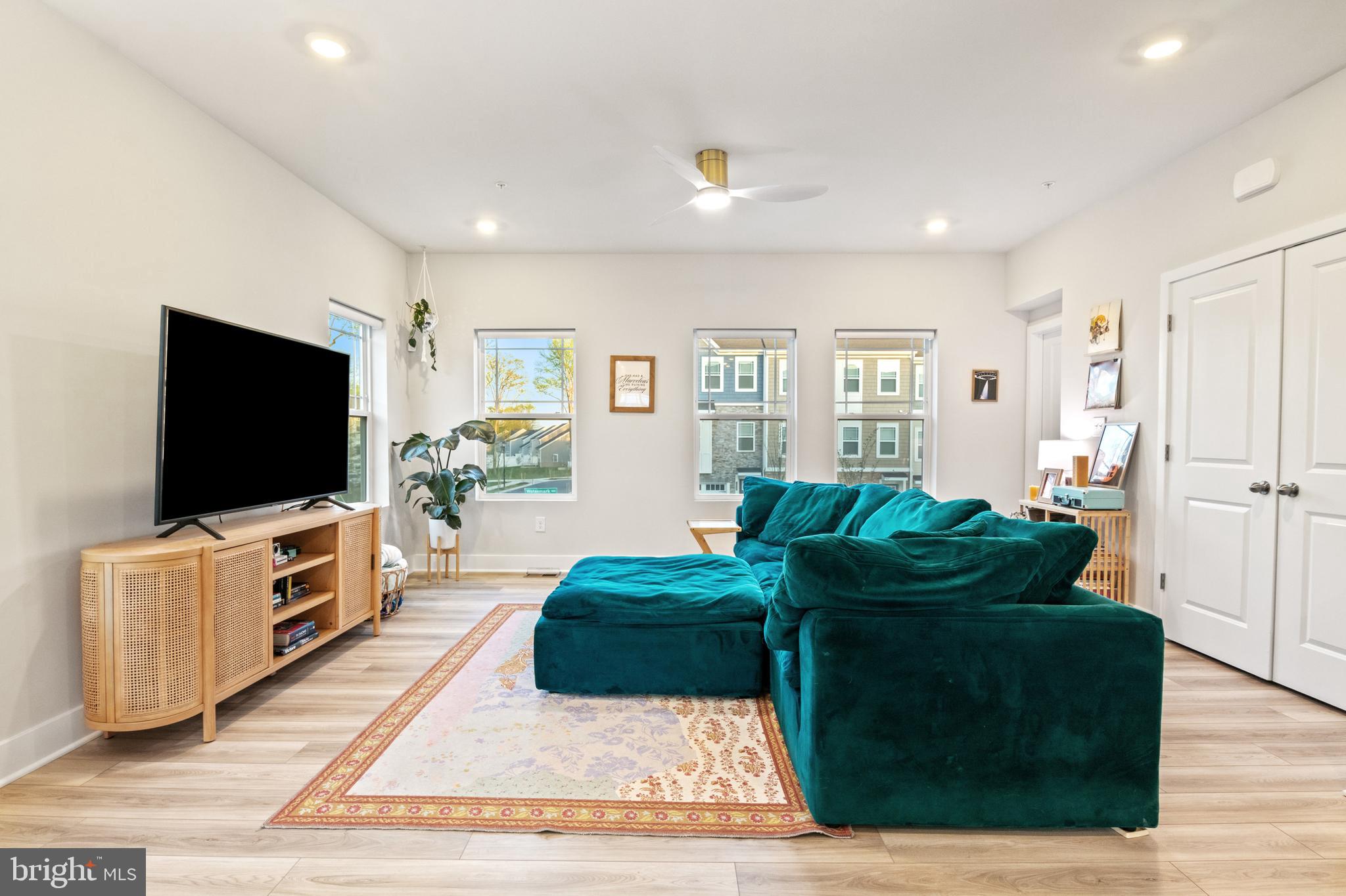 WATER'S LANDING - Residential