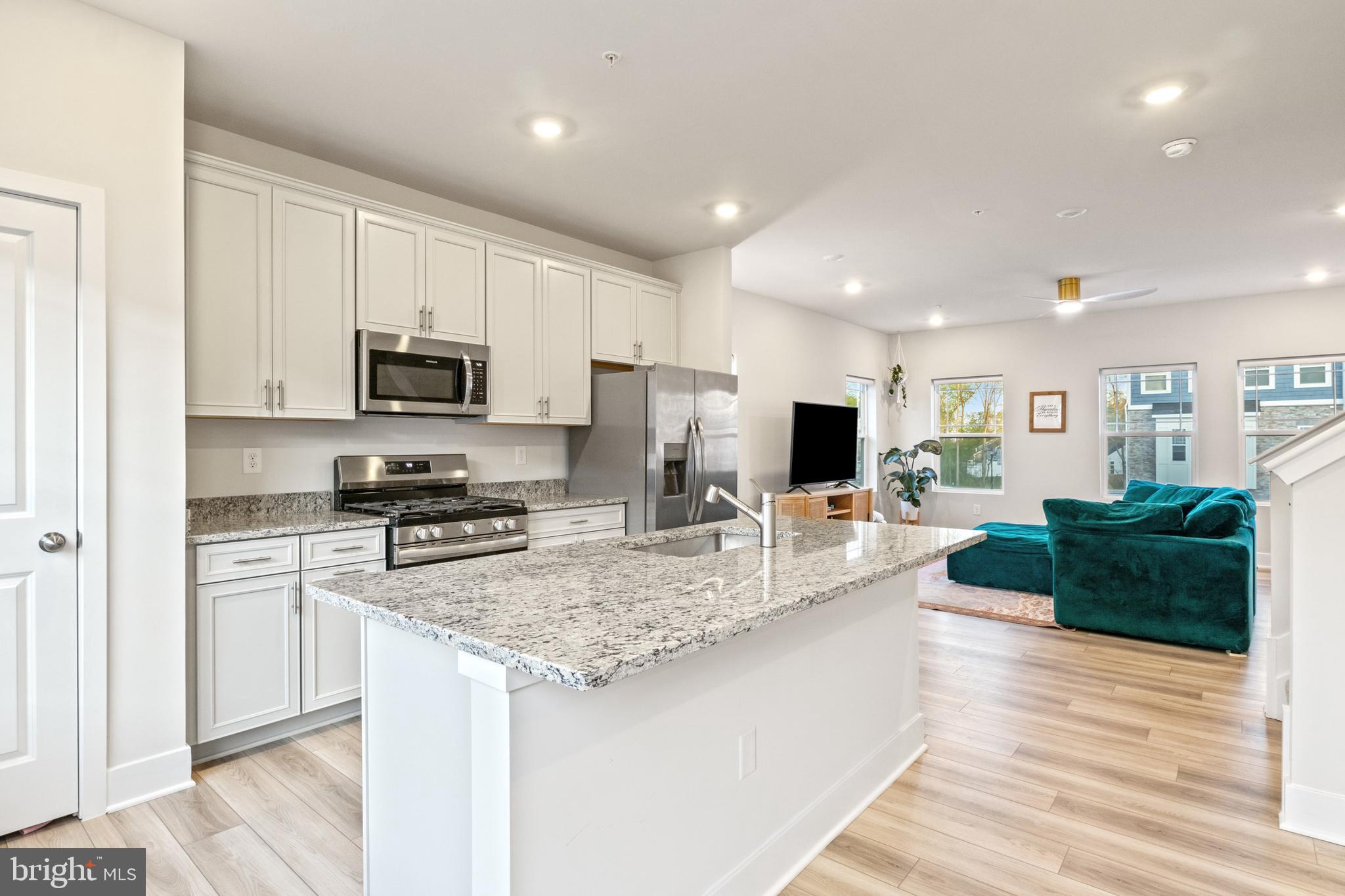 WATER'S LANDING - Residential