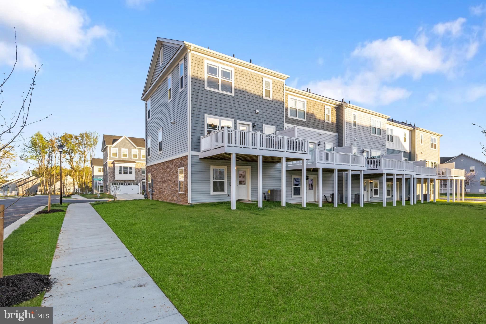 WATER'S LANDING - Residential