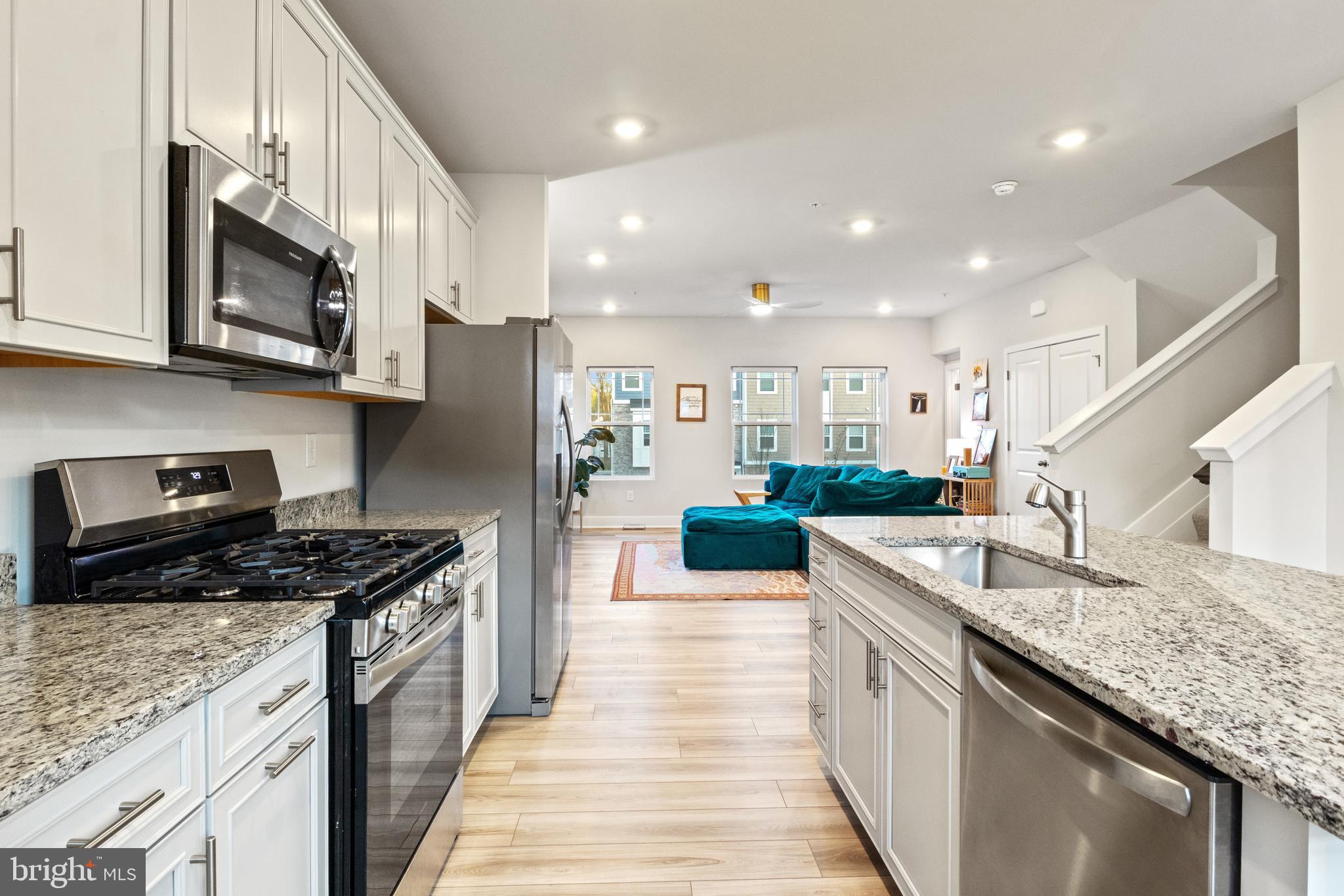 WATER'S LANDING - Residential