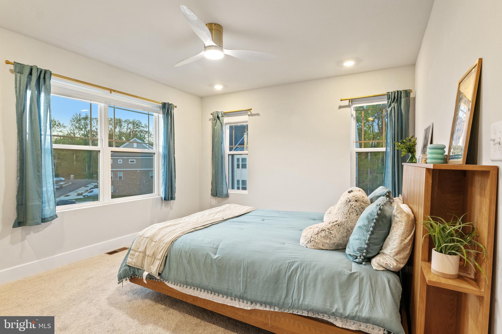 WATER'S LANDING - Residential