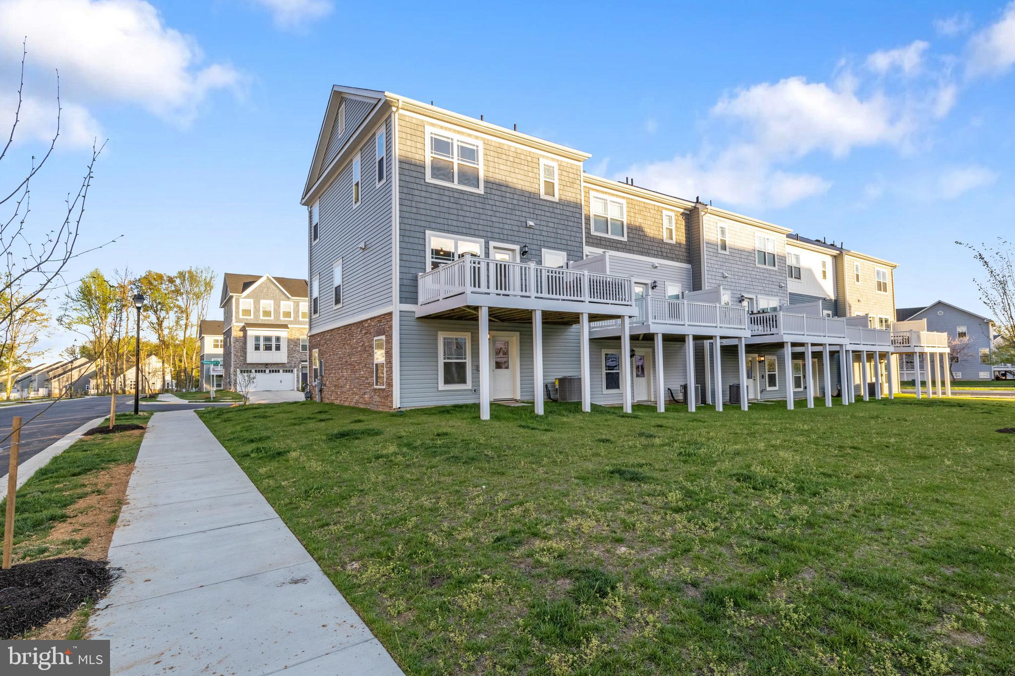 WATER'S LANDING - Residential