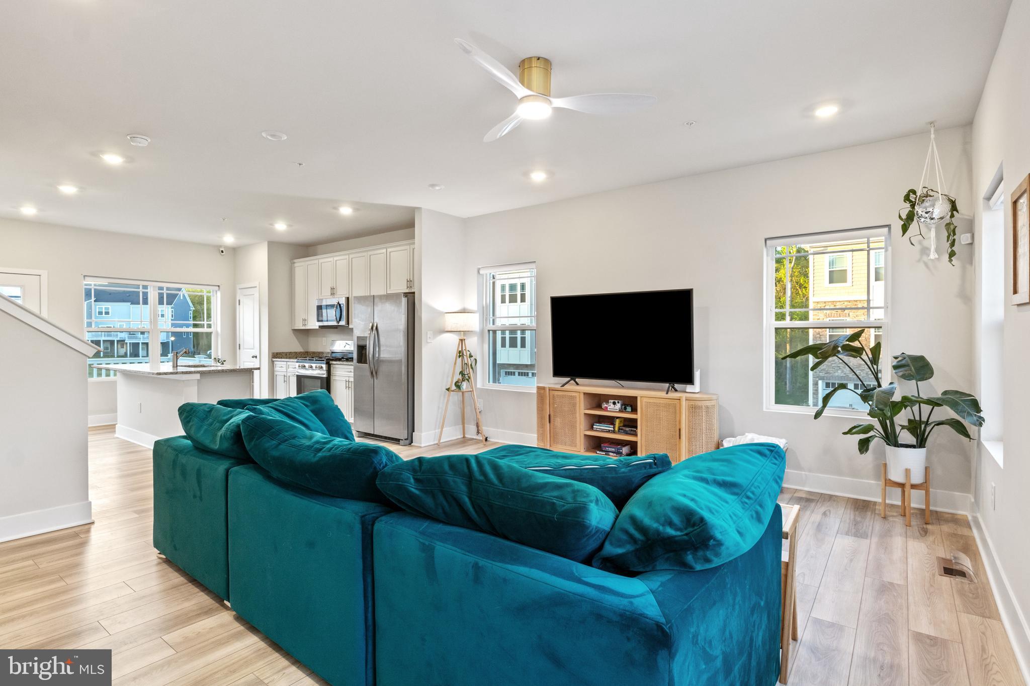 WATER'S LANDING - Residential