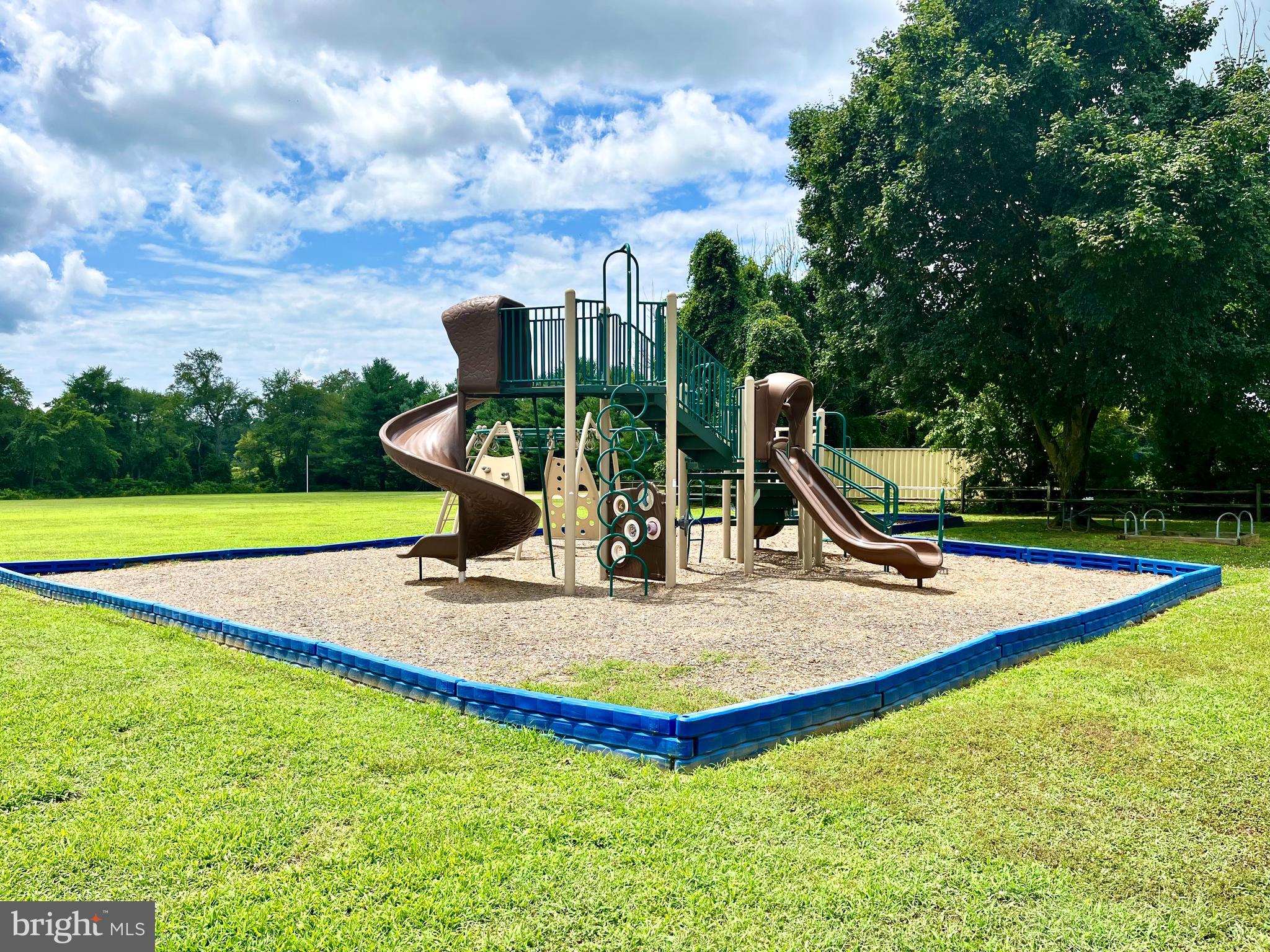 CHESTER HARBOR - Residential