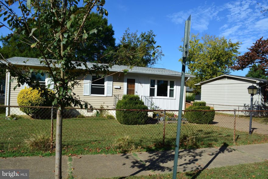 Great opportunity for a starter home! New HVAC, Roof recently updated, enormous New carpet installed in 3 rooms. Motivated sellers! Nice rambler home close to everything.