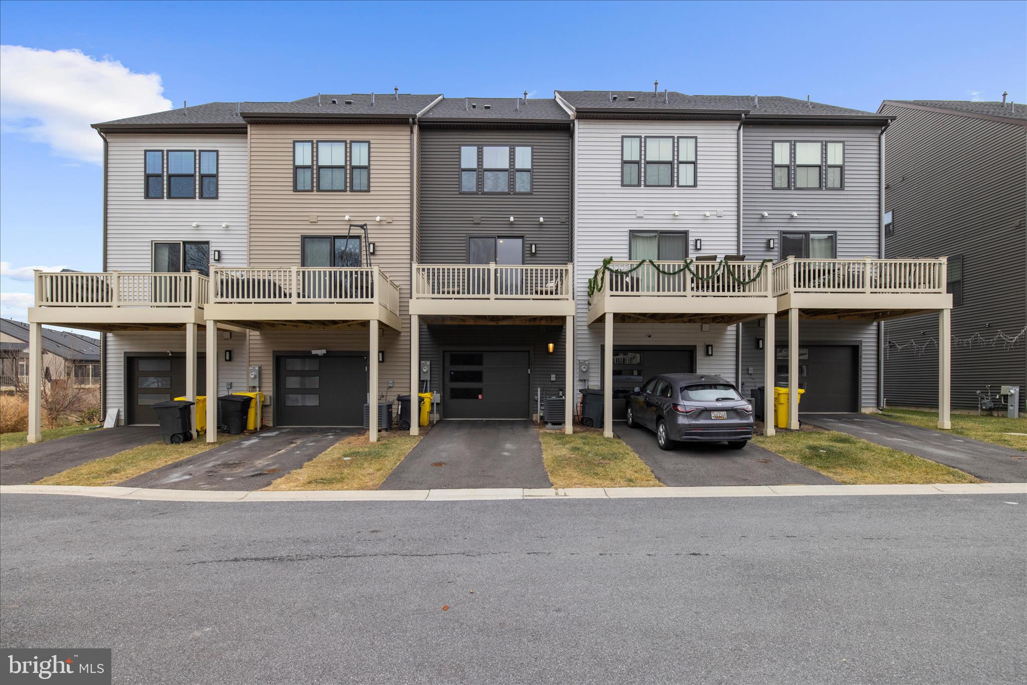 TANYARD SHORES - Residential