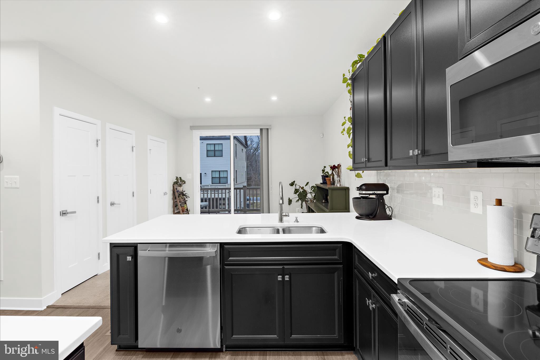 TANYARD SHORES - Residential