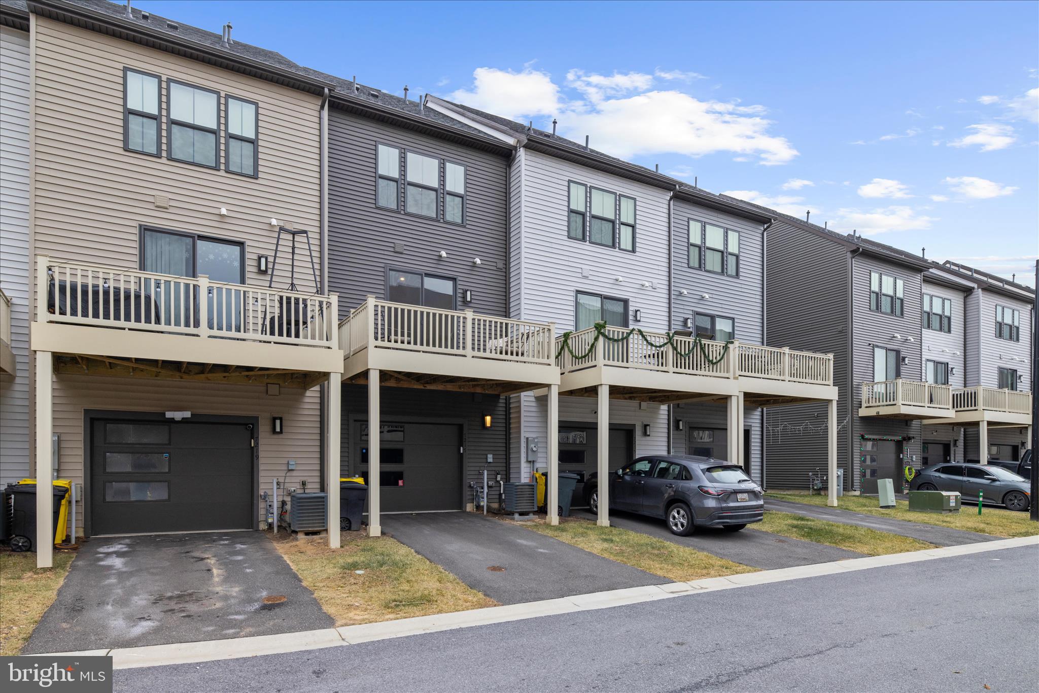 TANYARD SHORES - Residential