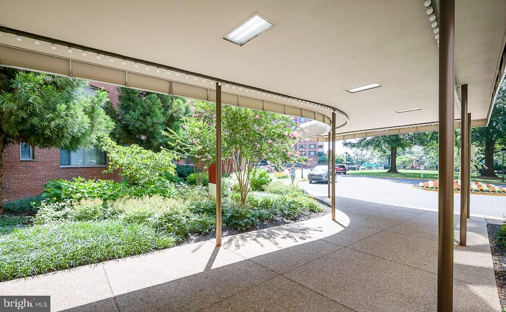 RIVER PLACE - Residential Lease