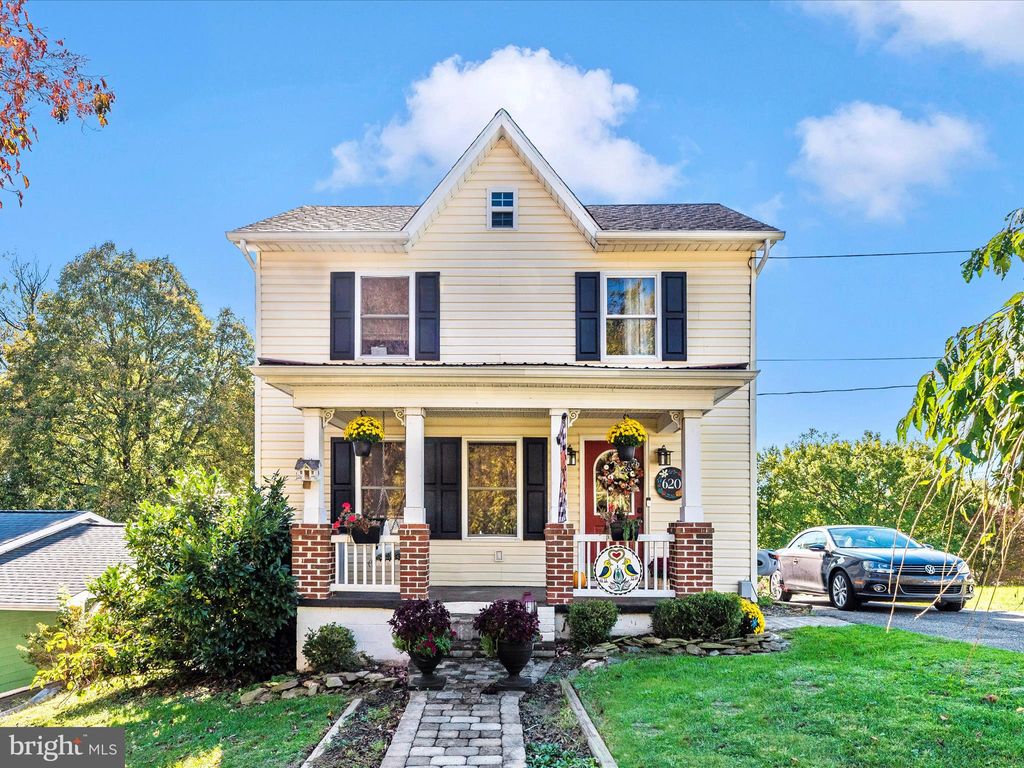 Photo of 620 East E Street, BRUNSWICK, MD 21716 (MLS # MDFR2072326)