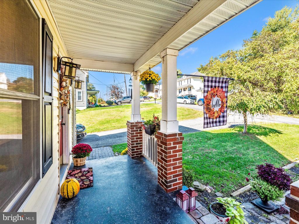 Photo of 620 East E Street, BRUNSWICK, MD 21716 (MLS # MDFR2072326)