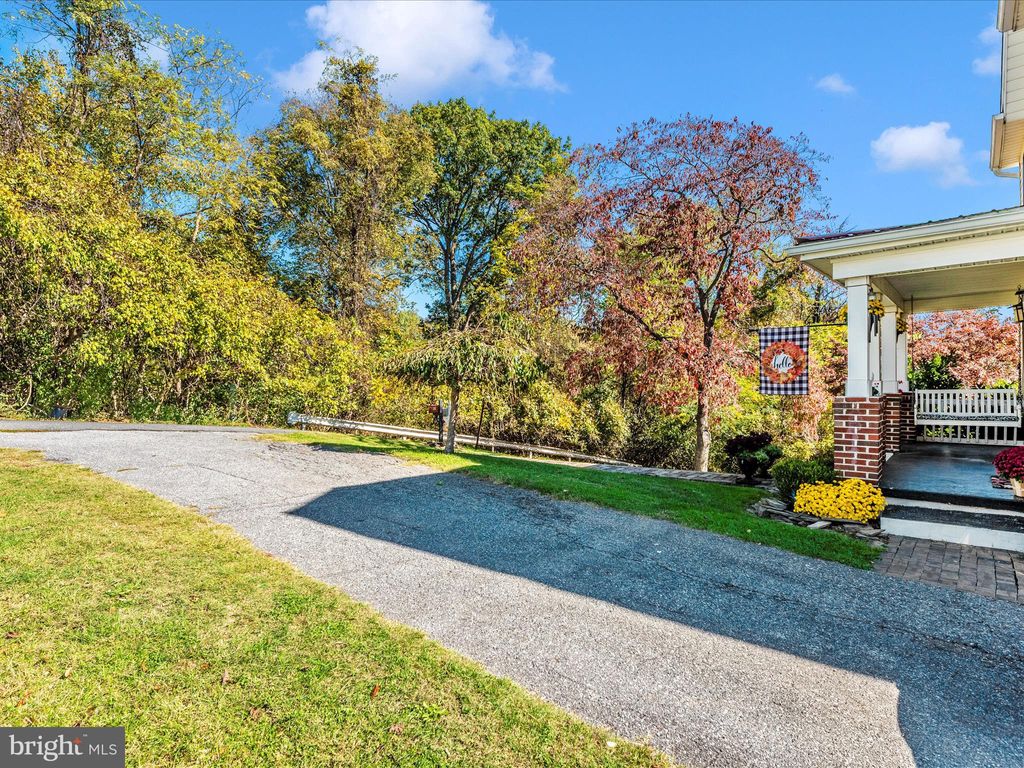 Photo of 620 East E Street, BRUNSWICK, MD 21716 (MLS # MDFR2072326)