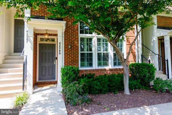 42289 ONYX TER, ALDIE, VA 20105 - Image 14fb60b37e4bcd2137d7c5d38464d91c/1415552537