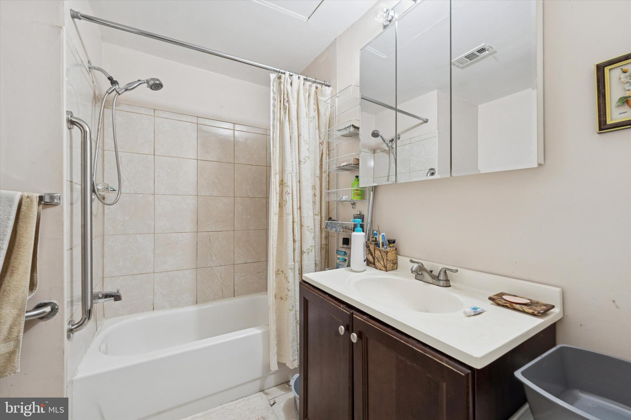 OLDE KENSINGTON - Residential