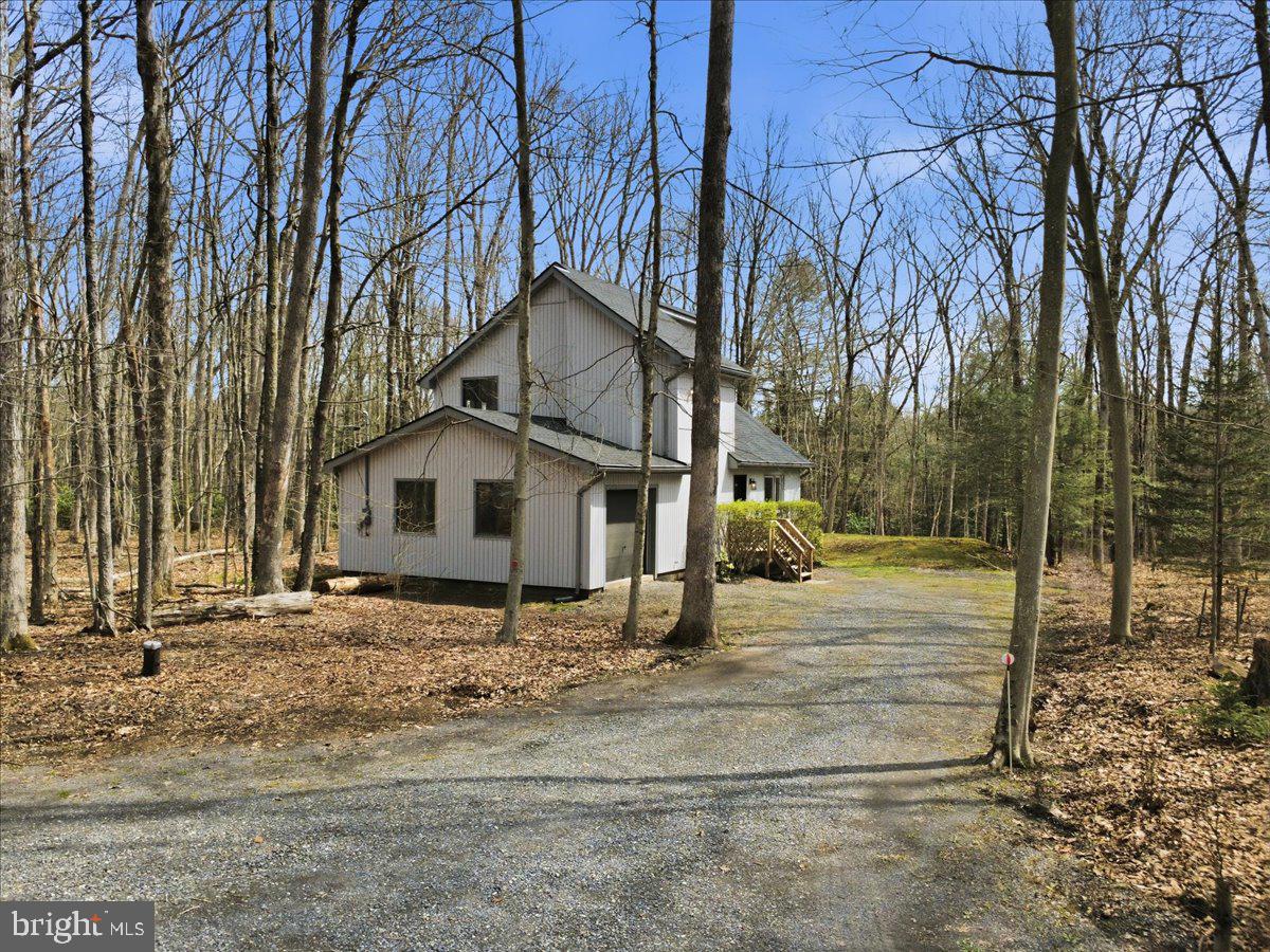 HOLIDAY POCONO - Residential