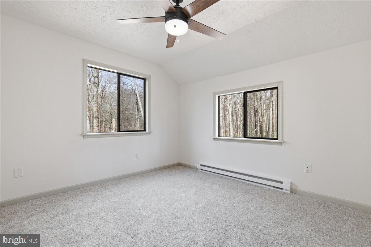 HOLIDAY POCONO - Residential