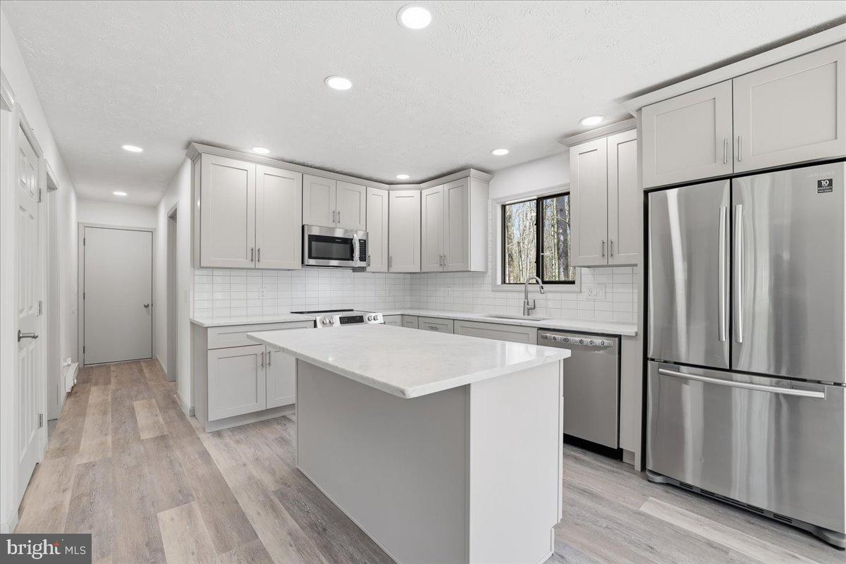 HOLIDAY POCONO - Residential