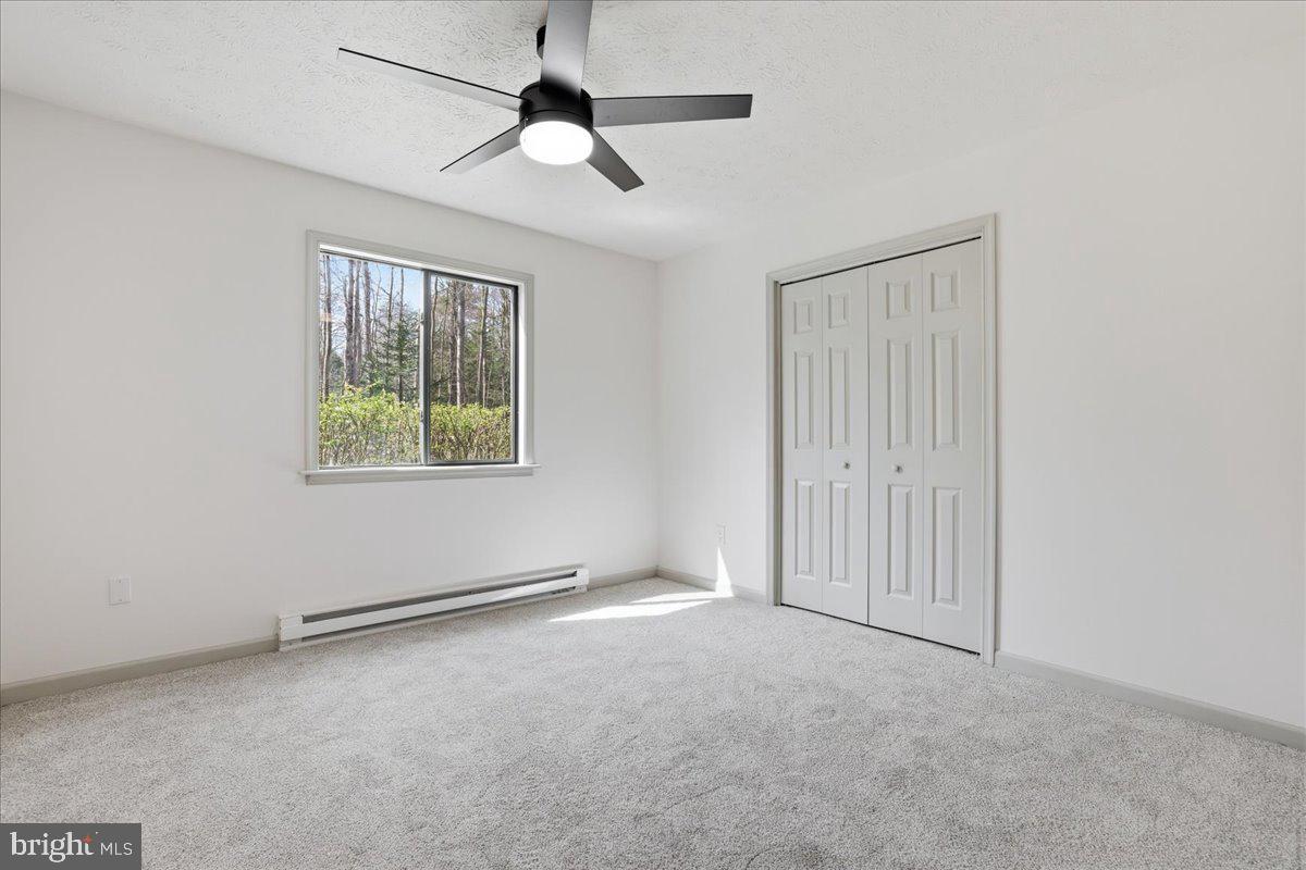 HOLIDAY POCONO - Residential