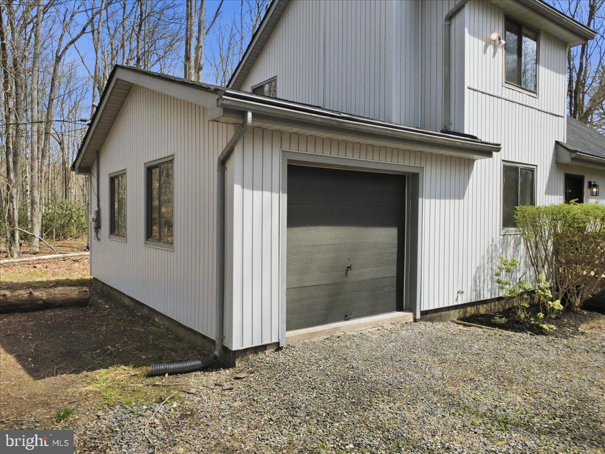 HOLIDAY POCONO - Residential