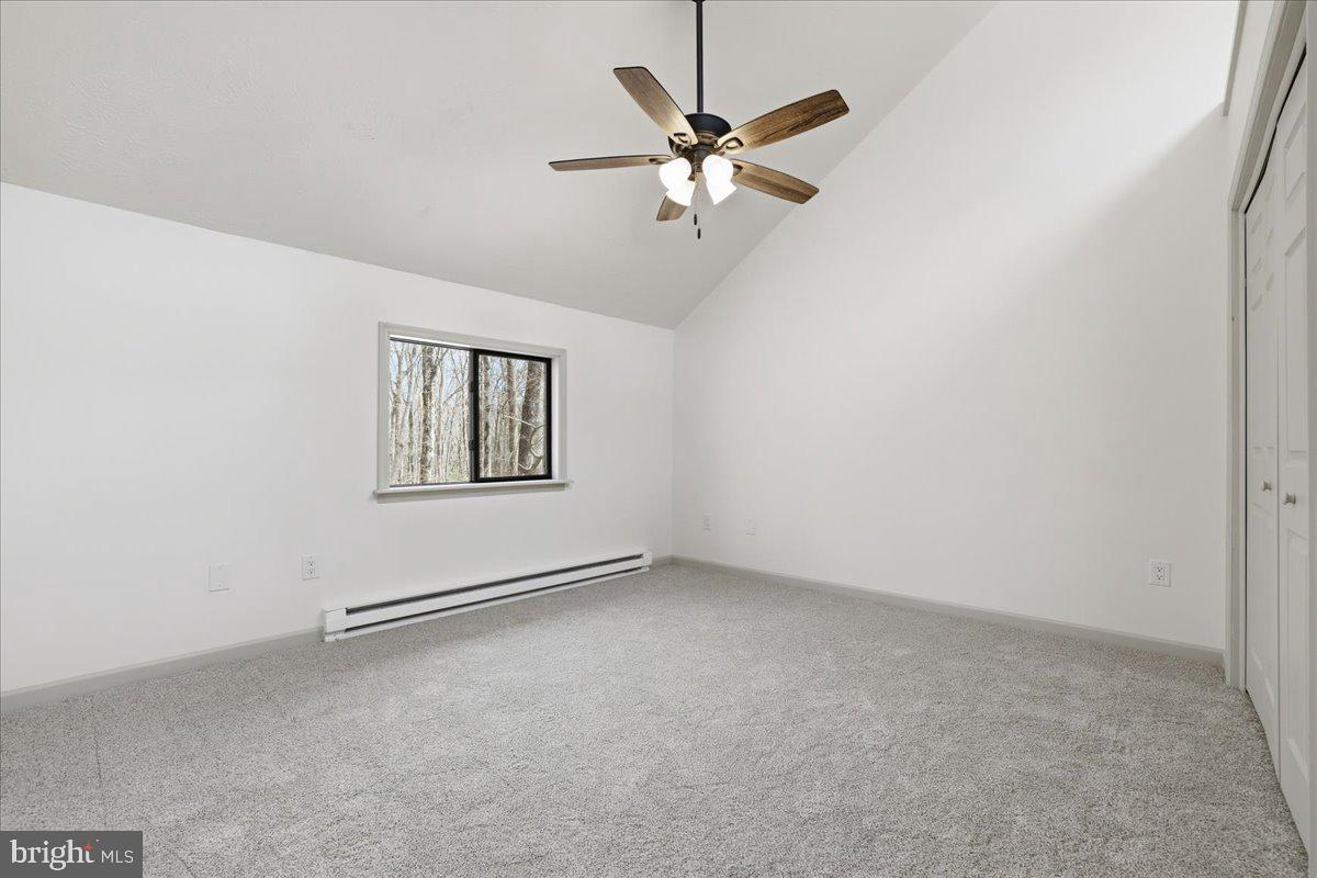 HOLIDAY POCONO - Residential