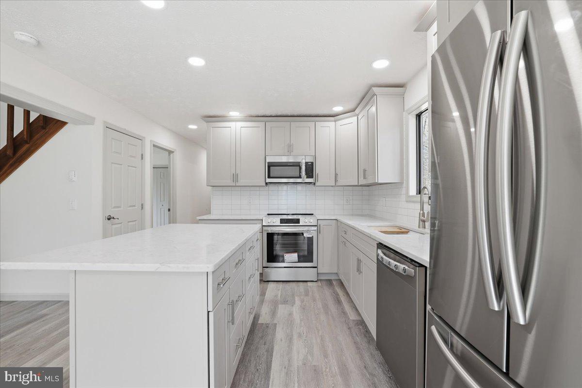 HOLIDAY POCONO - Residential