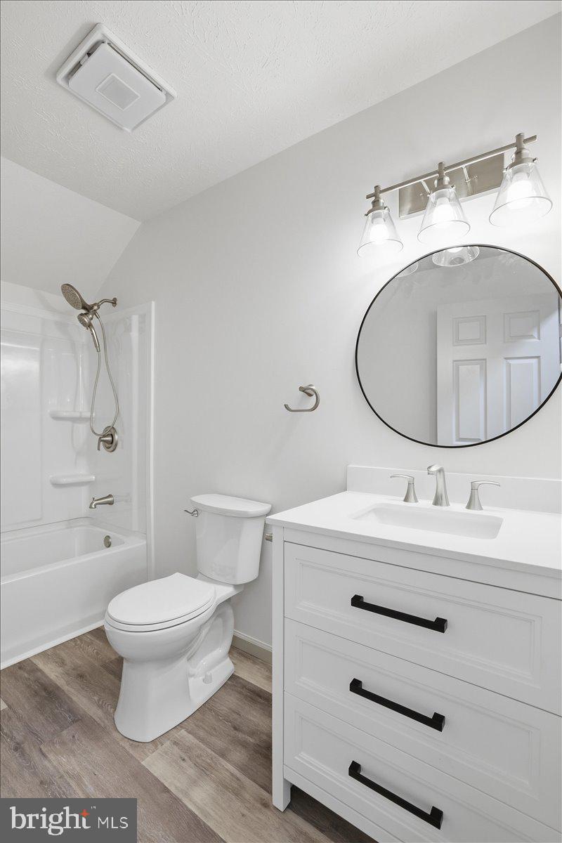 HOLIDAY POCONO - Residential