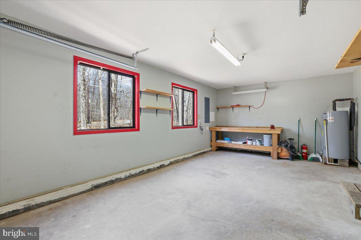 HOLIDAY POCONO - Residential
