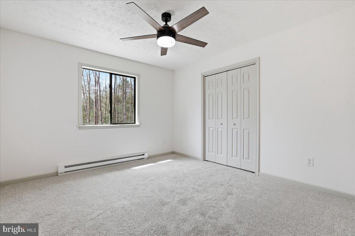 HOLIDAY POCONO - Residential