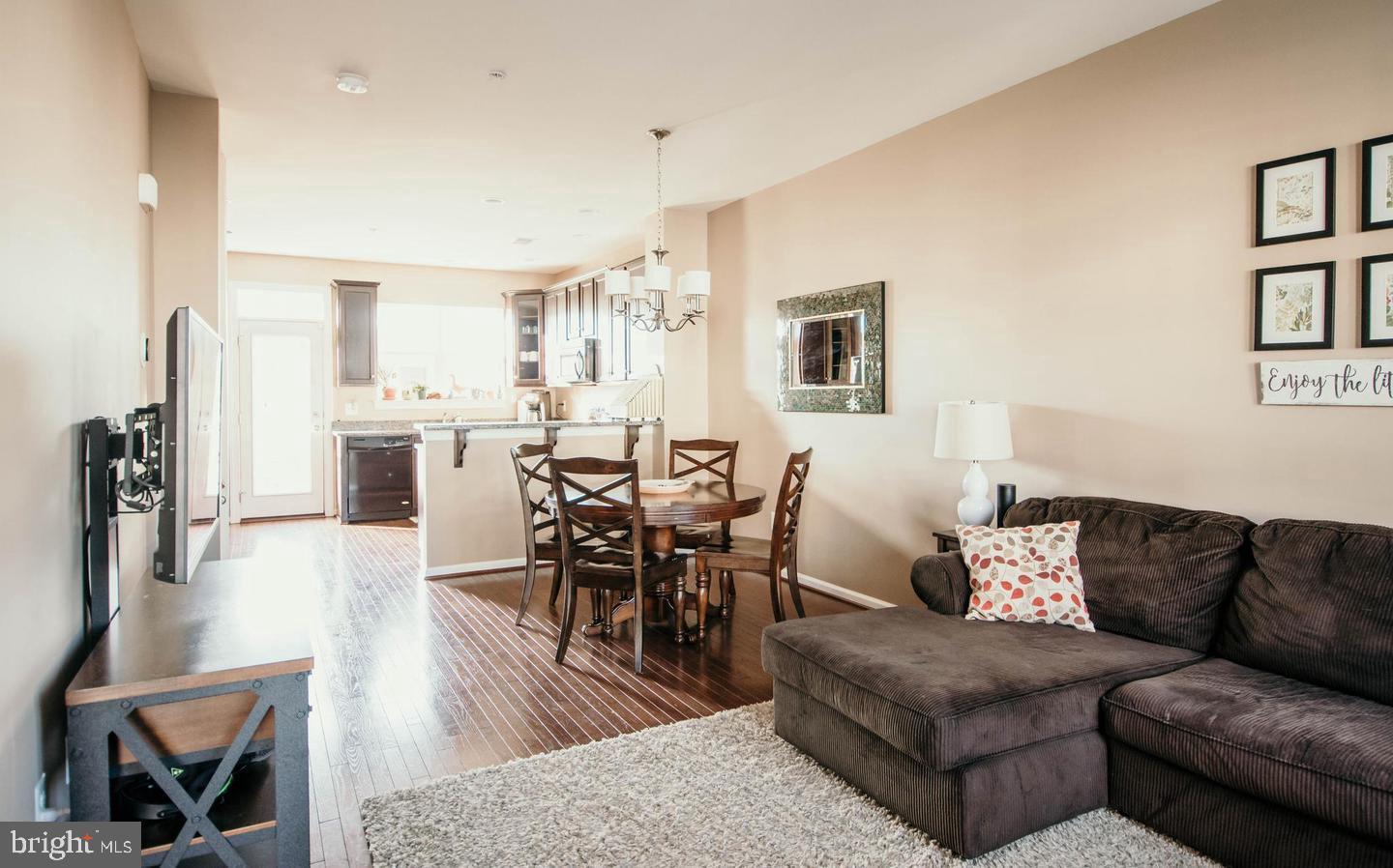 FALLS GROVE CONDOMINIUM - Residential Lease