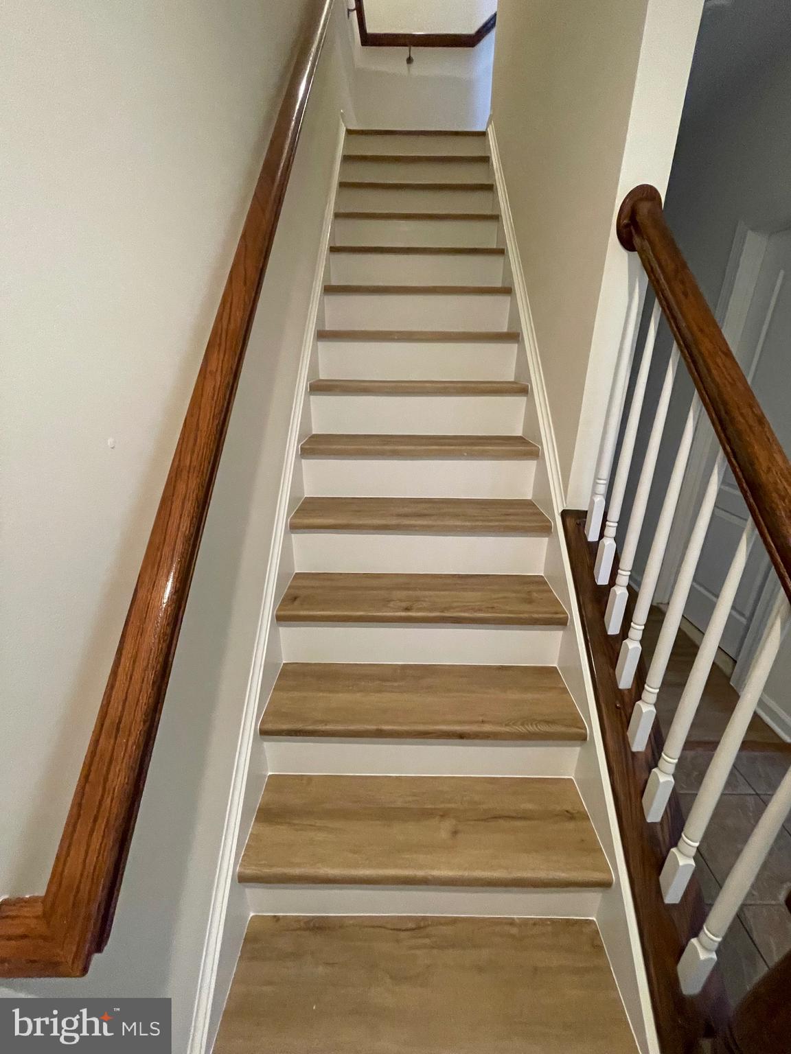 FALLS GROVE CONDOMINIUM - Residential Lease