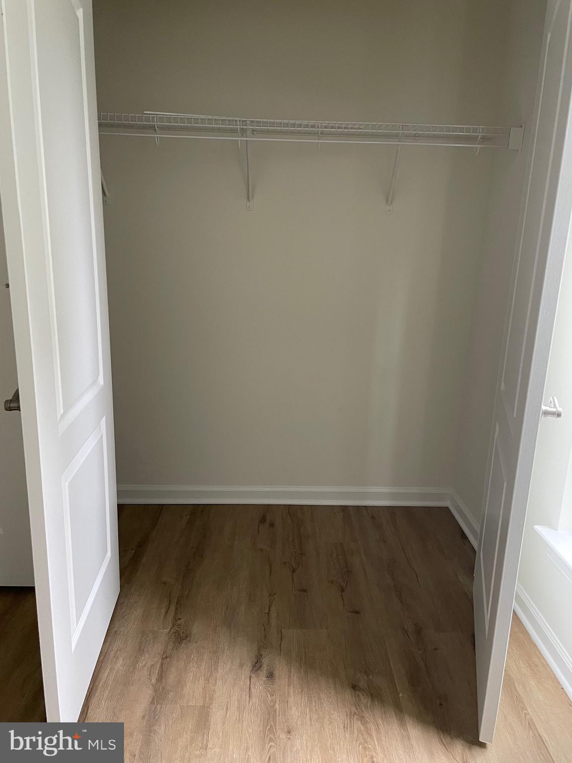 FALLS GROVE CONDOMINIUM - Residential Lease