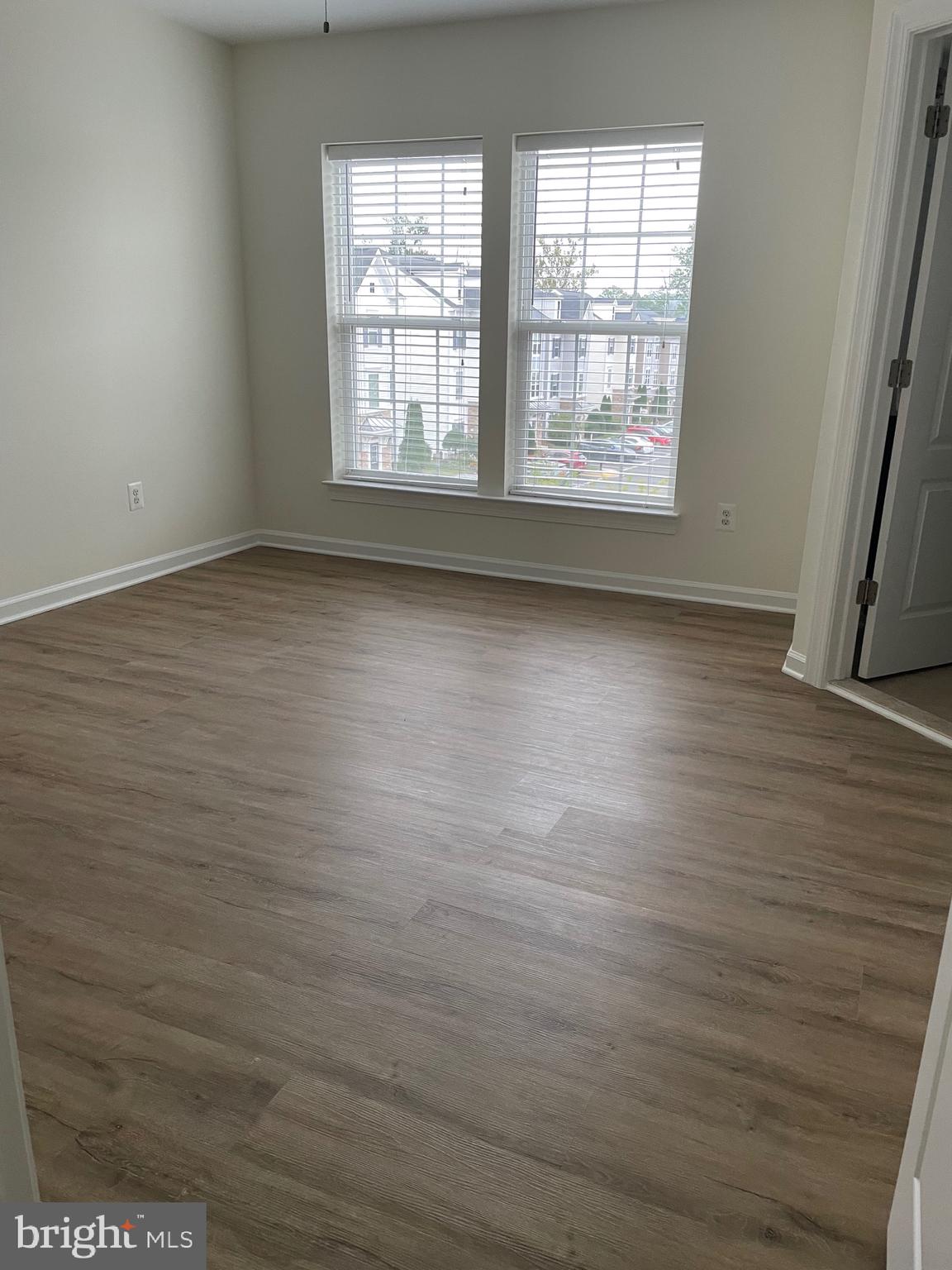 FALLS GROVE CONDOMINIUM - Residential Lease