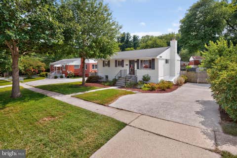 Photo of 11302 Schuylkill Road, ROCKVILLE, MD 20852 (MLS # MDMC2246222)