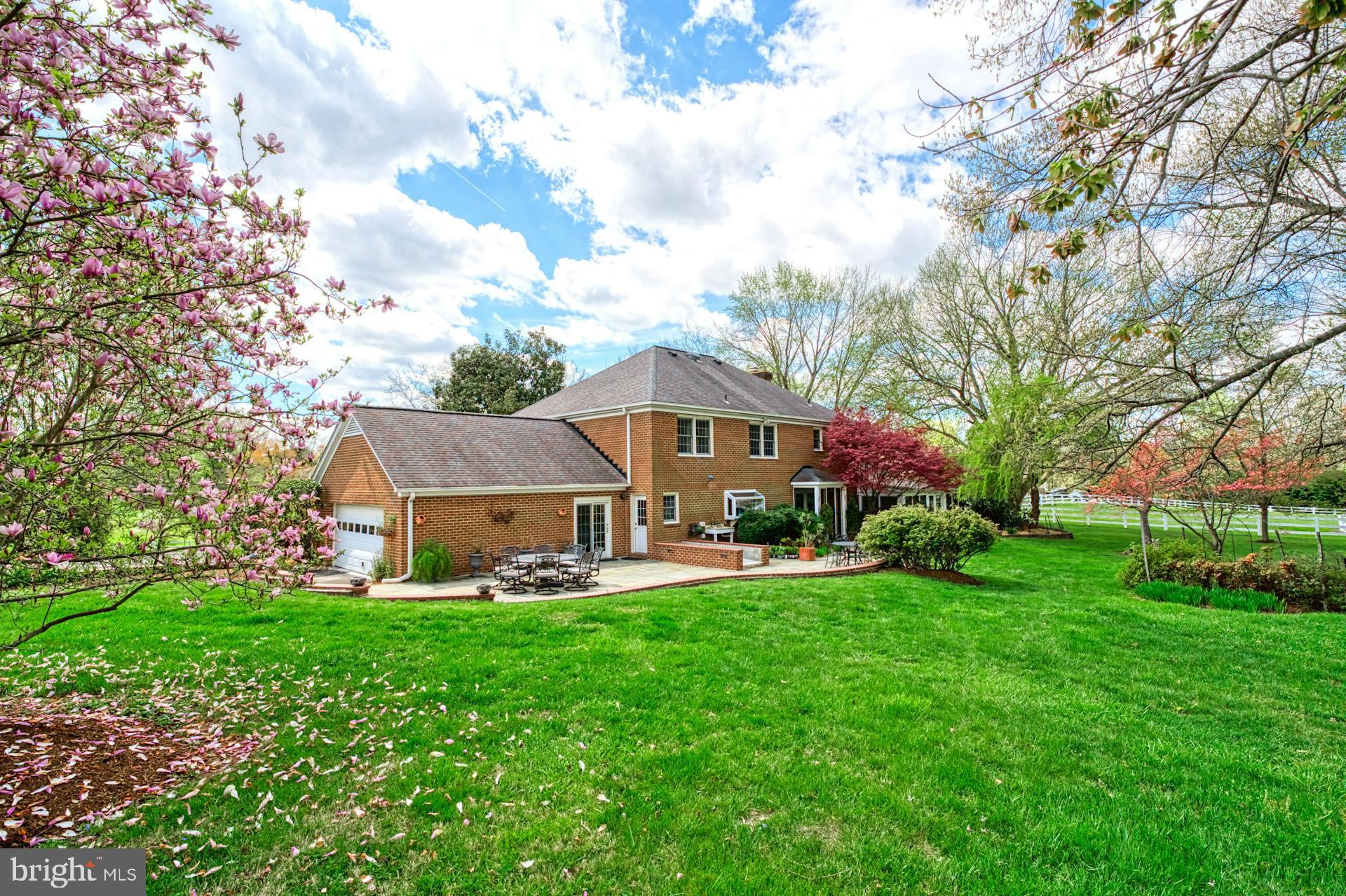 CLOVERLEAF FARM ESTATES - Residential