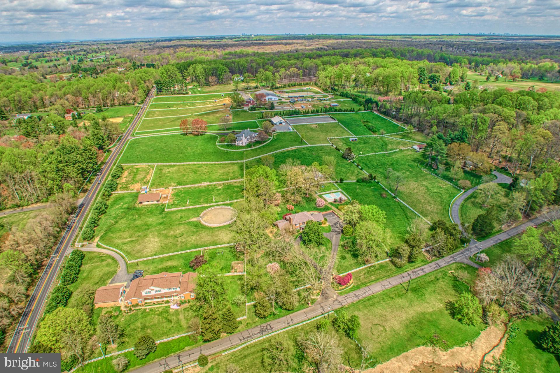CLOVERLEAF FARM ESTATES - Residential