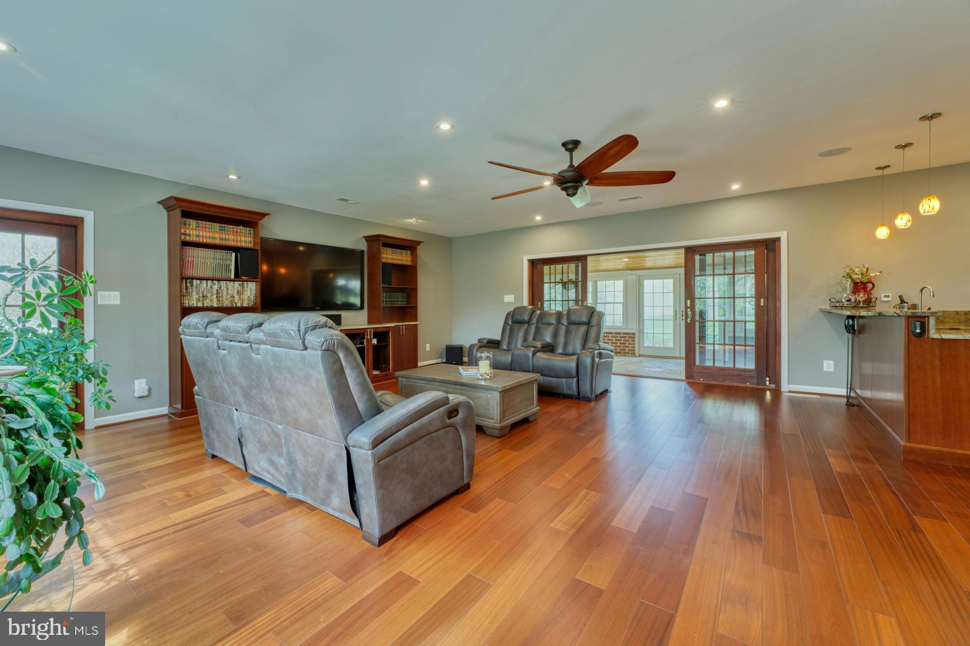 CLOVERLEAF FARM ESTATES - Residential