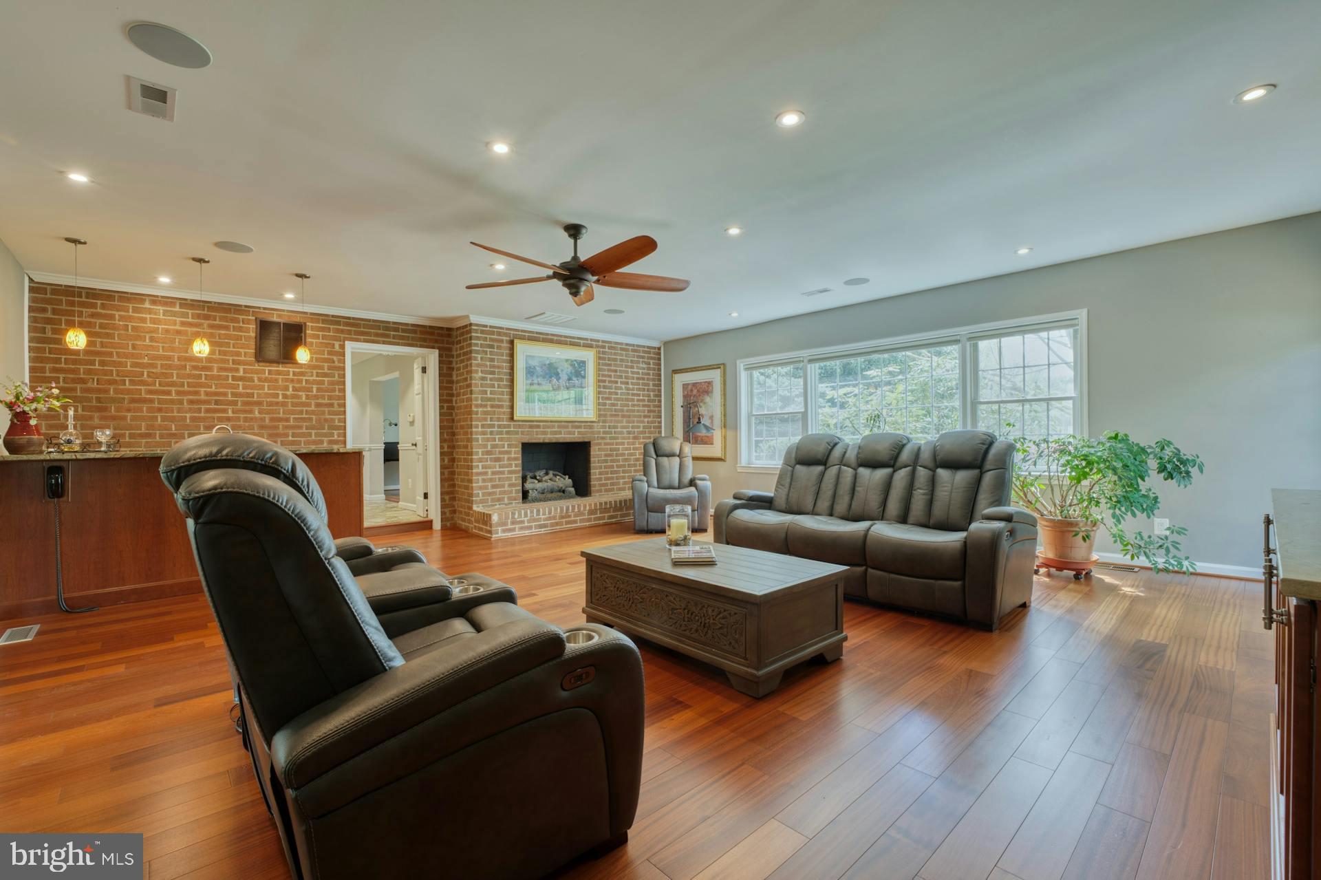 CLOVERLEAF FARM ESTATES - Residential