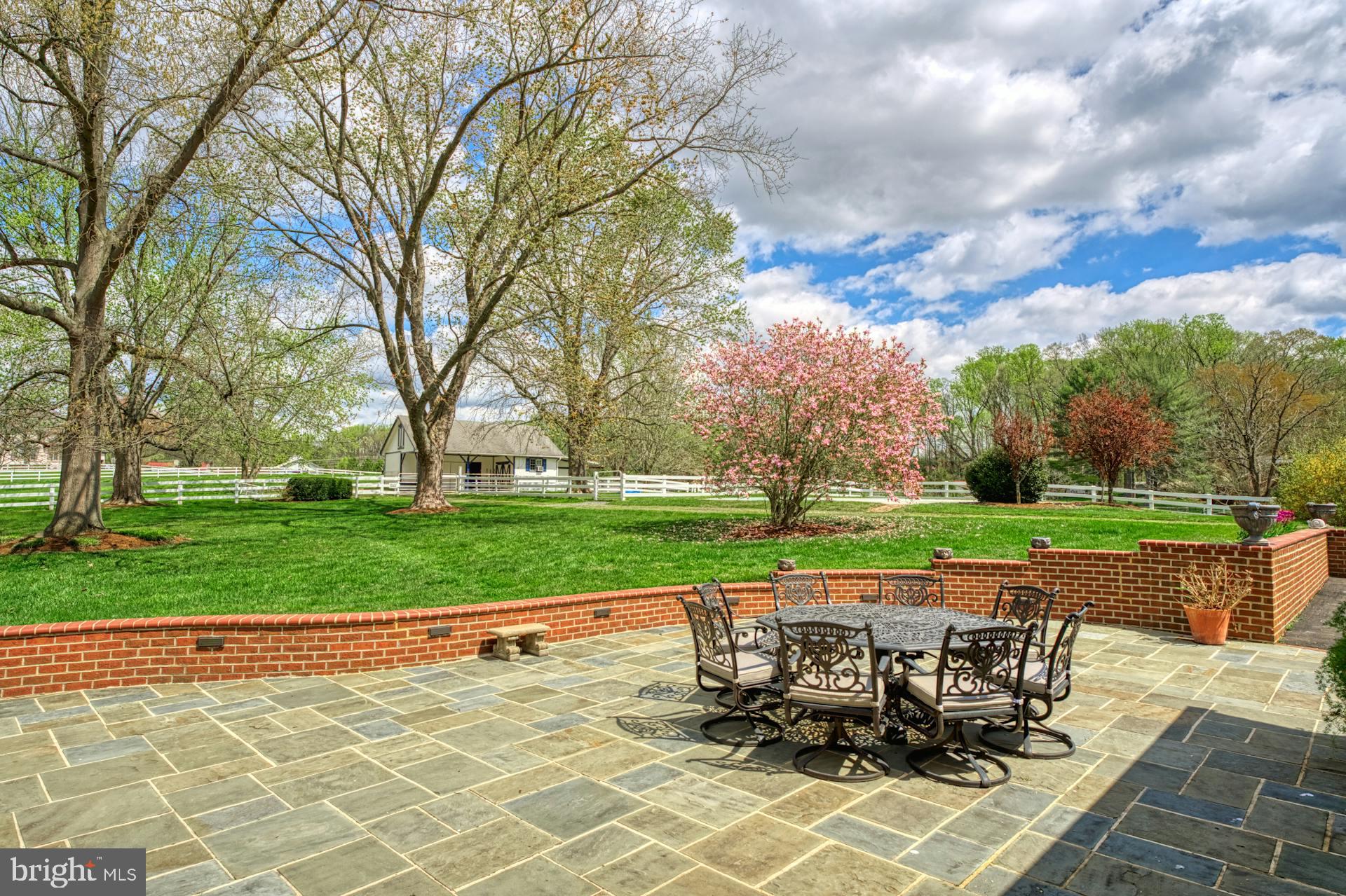 CLOVERLEAF FARM ESTATES - Residential