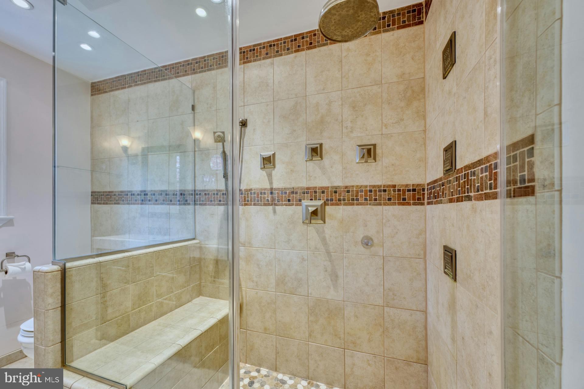 CLOVERLEAF FARM ESTATES - Residential