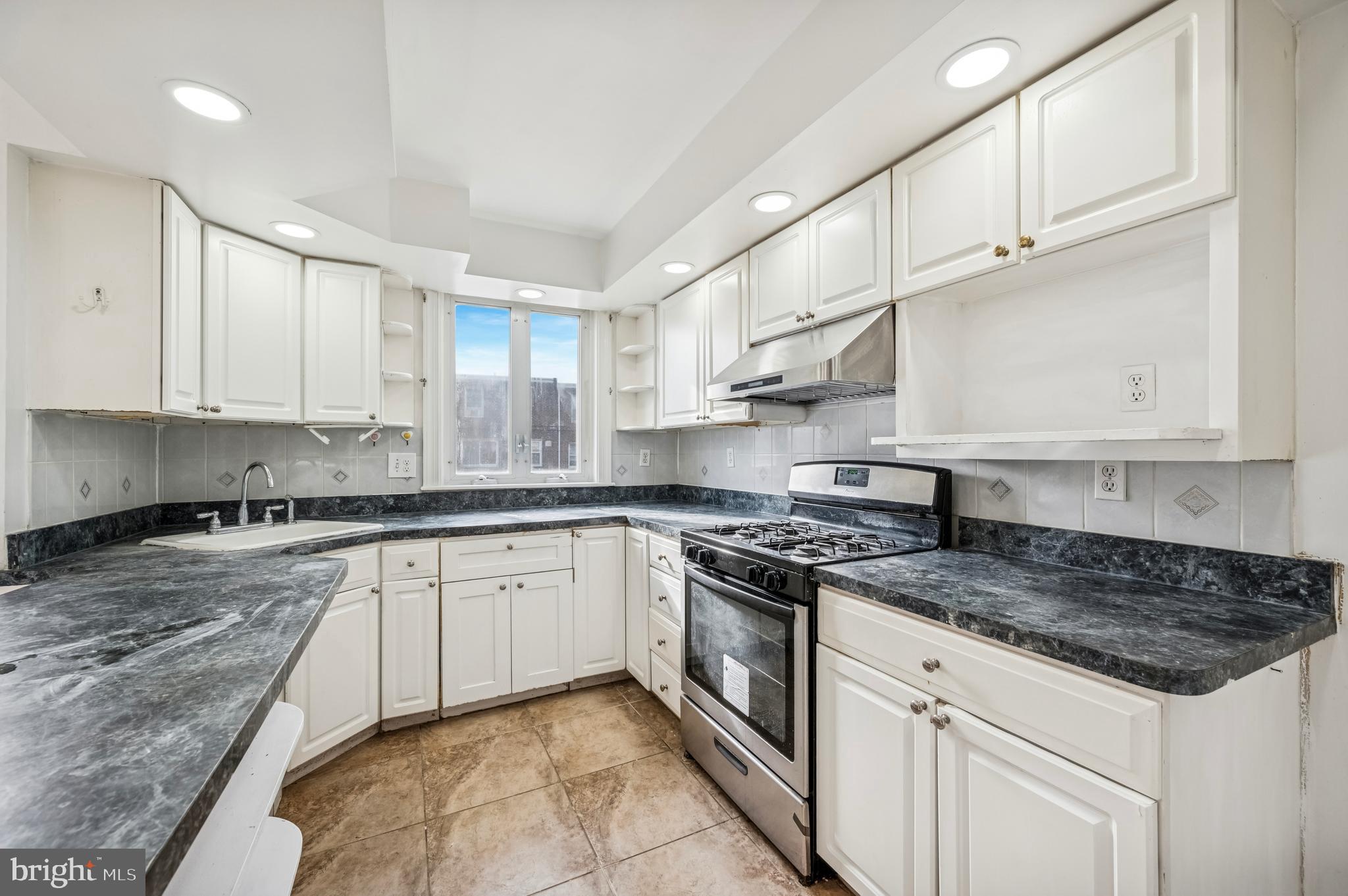 MAYFAIR (WEST) - Residential