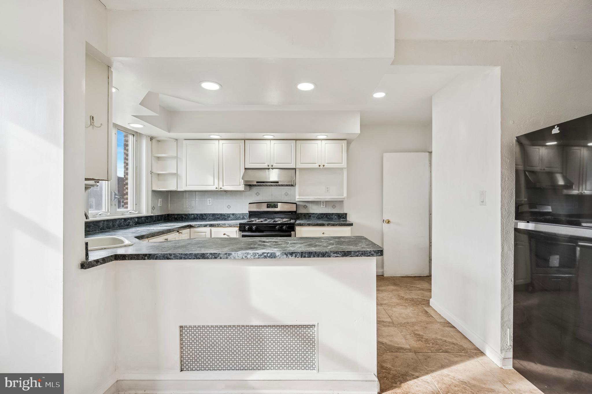 MAYFAIR (WEST) - Residential