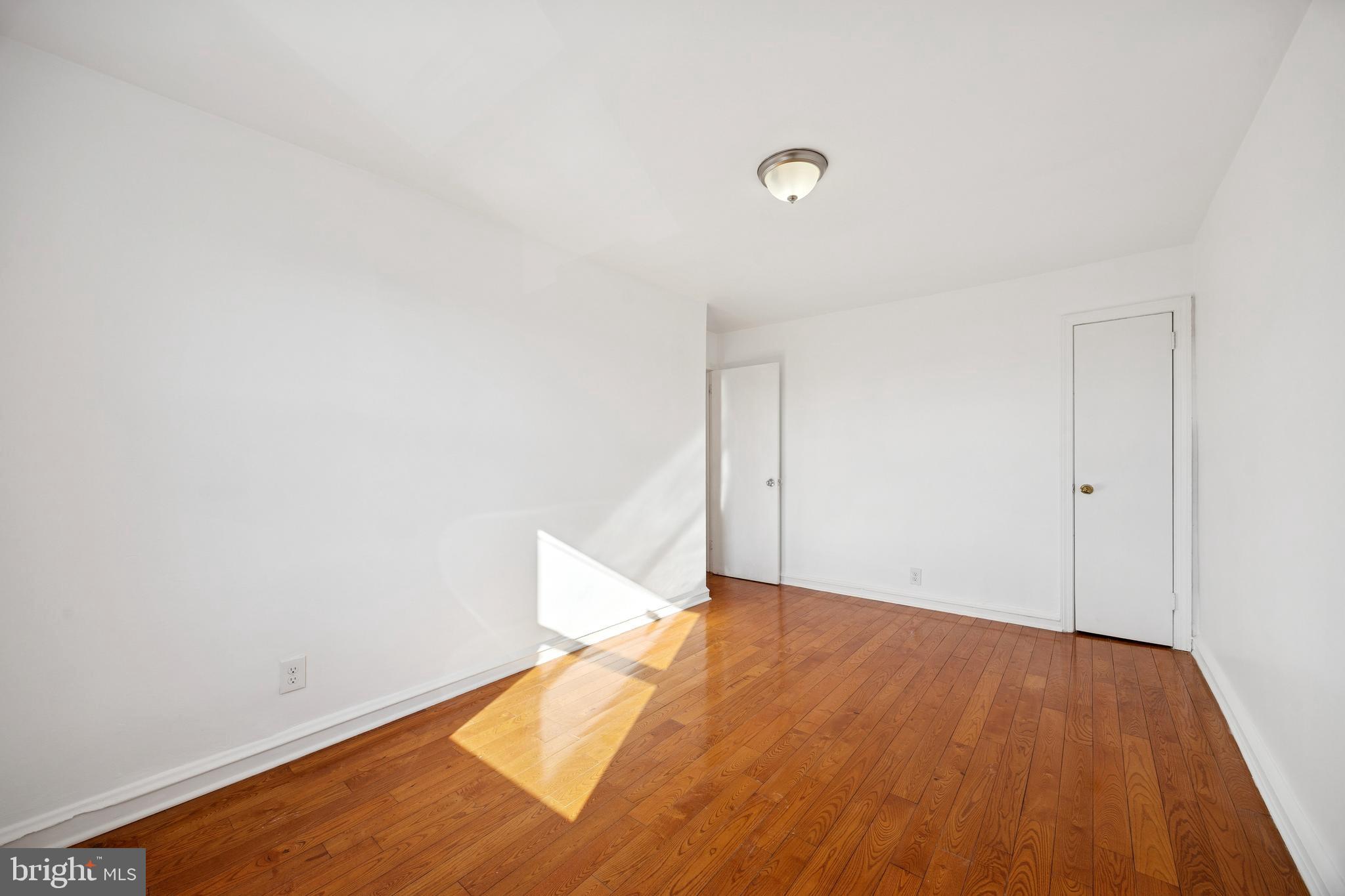 MAYFAIR (WEST) - Residential