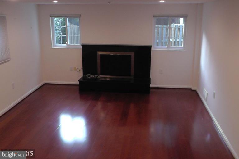 FERNWOOD - Residential Lease